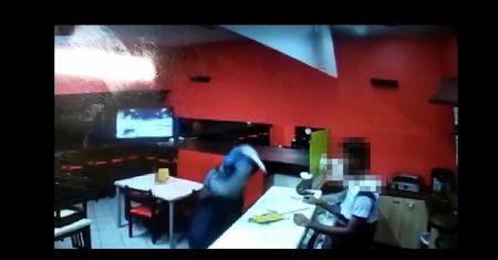 Śląskie. Wyciągnął nóż, wbił w bar, zażądał pieniędzy. Dostanie 12 lat paki?