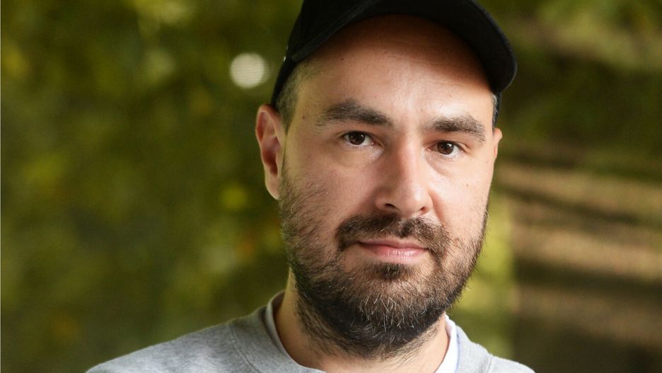 Pisarz Jakub Żulczyk, autor m.in. "Wzgórza psów", nazwał Andrzeja Dudę "debilem"