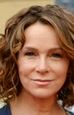 Jennifer Grey w serialu Stevena Soderbergha i Davida Gordona Greena