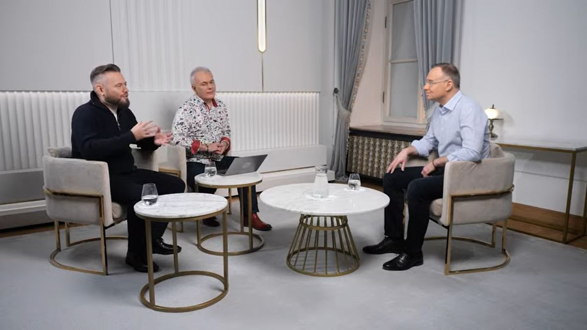 Andrzej Duda podczas inauguracyjnego wywiadu postawił na casualowy look