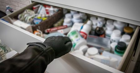 Nielegalne leki na potencję. Sprzedawali je, choć nie były dopuszczone do obrotu