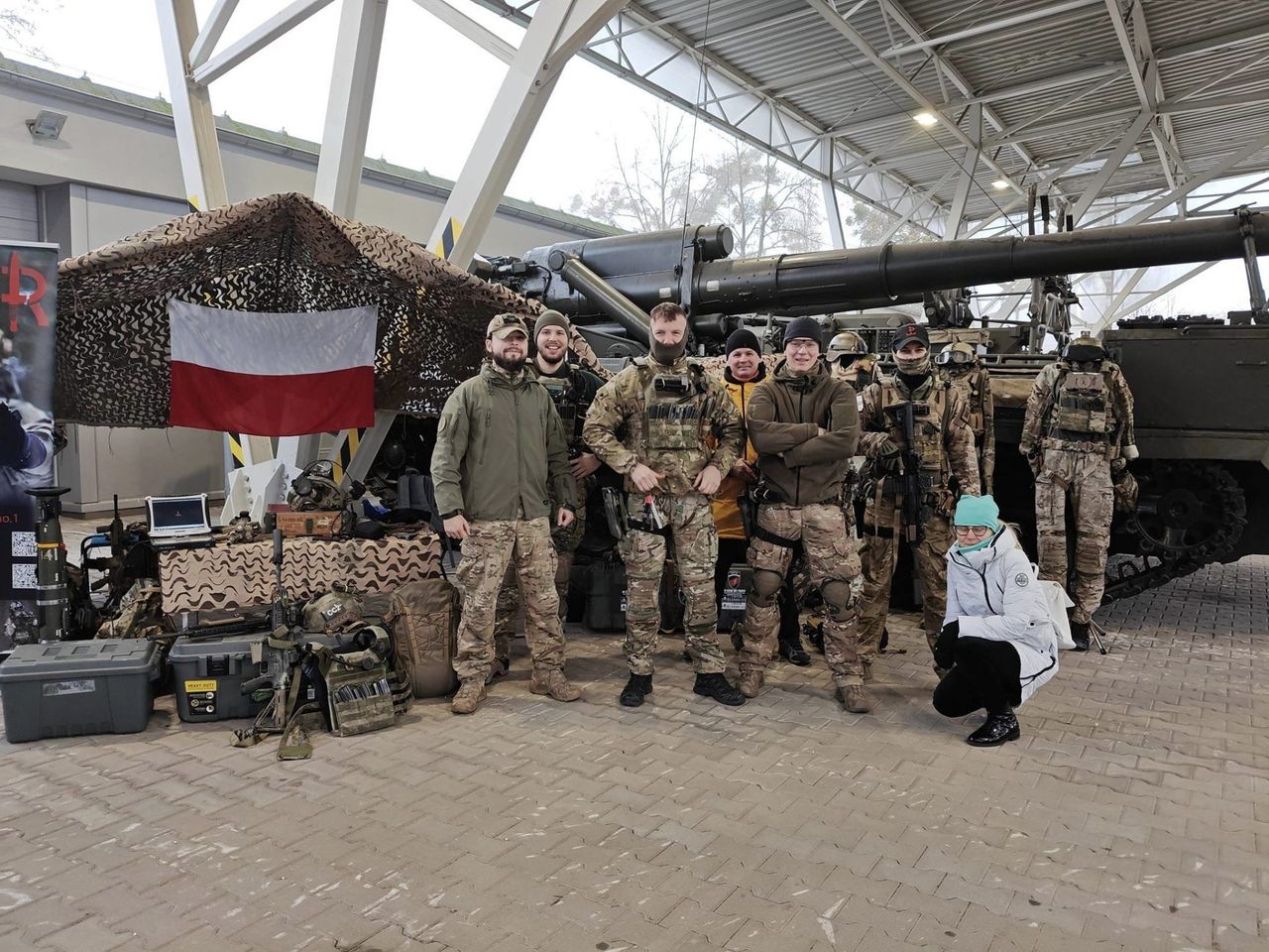 Święto Niepodległości w Muzeum Broni Pancernej: Darmowe atrakcje, grochówka i historyczne pokazy