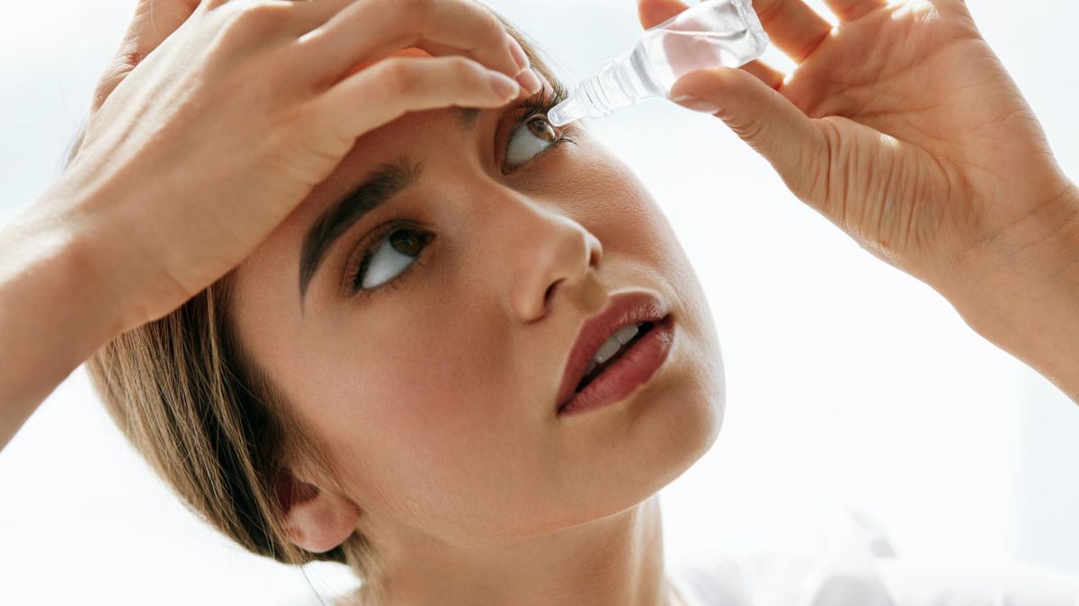 Rozszerzone źrenice mogą być objawem choroby.