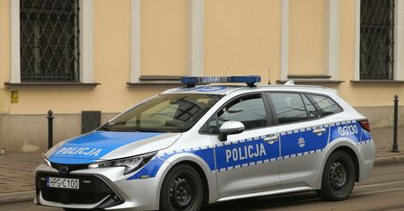 Warszawa. Pijany spowodował wypadek. Nieoficjalnie: to były reprezentant Polski w piłkę nożną