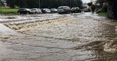 Dolny Śląsk. Gwałtowne burze w regionie. Zalane Kłodzko, we Wrocławiu spokojnie