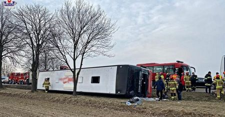 Wypadek autokaru przewożącego uchodźców z Ukrainy. Pięć osób, w tym czworo dzieci, trafiło do szpitala