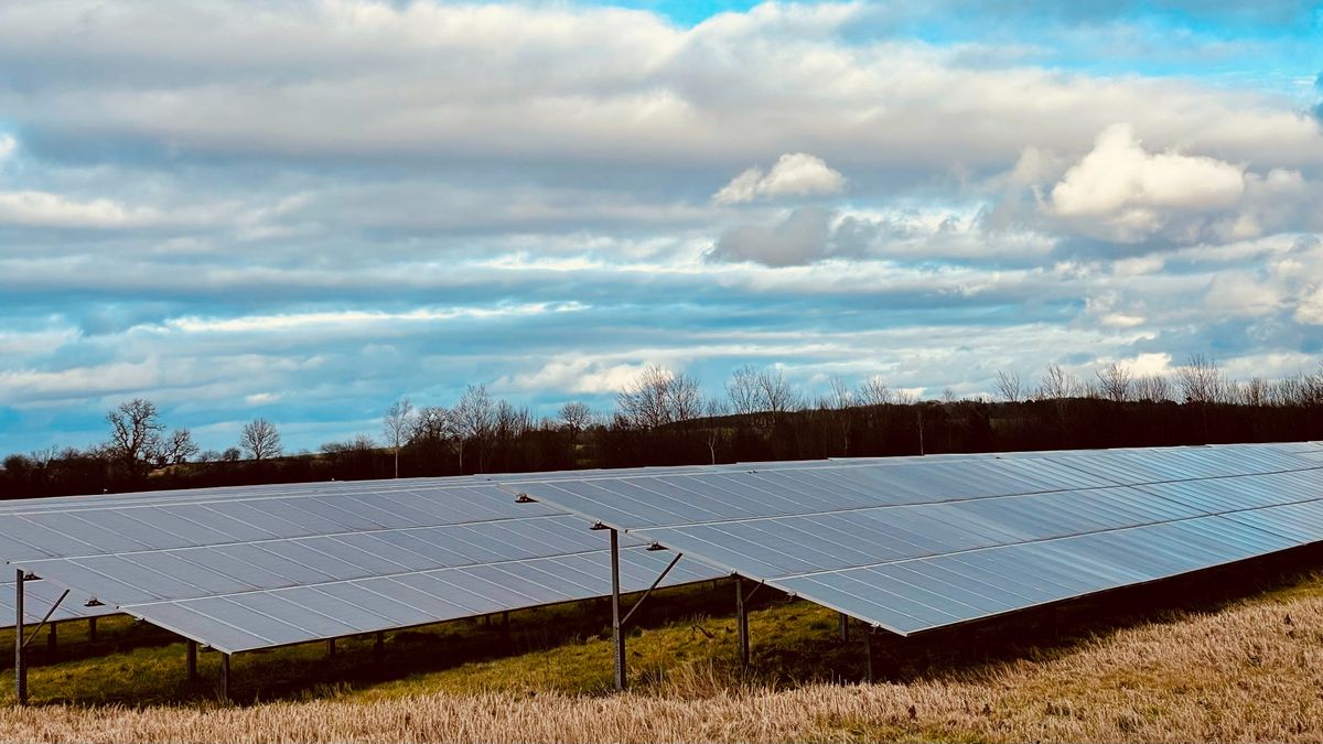 Fotowoltaika na gruncie. Instalacja fotowoltaiczna na ziemi