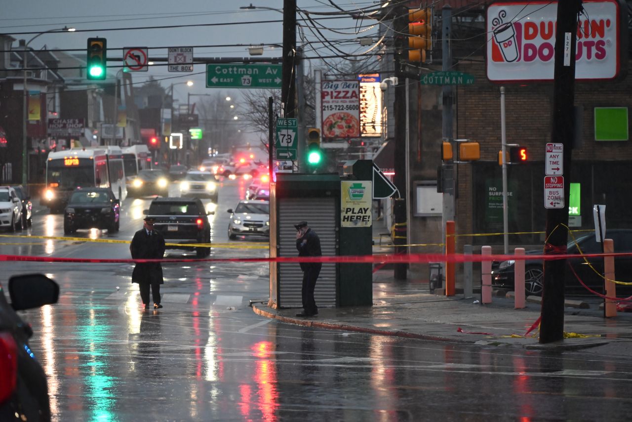 Shooting in Philadelphia: 8 teenagers wounded, including one with nine gunshot injuries in critical state