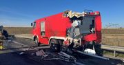 Poważny wypadek na S7. Ciężarówka staranowała wóz strażacki