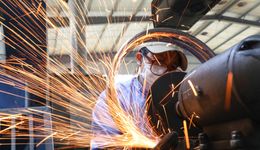 Polski przemysł łapie oddech. Wskaźnik PMI mocno w górę