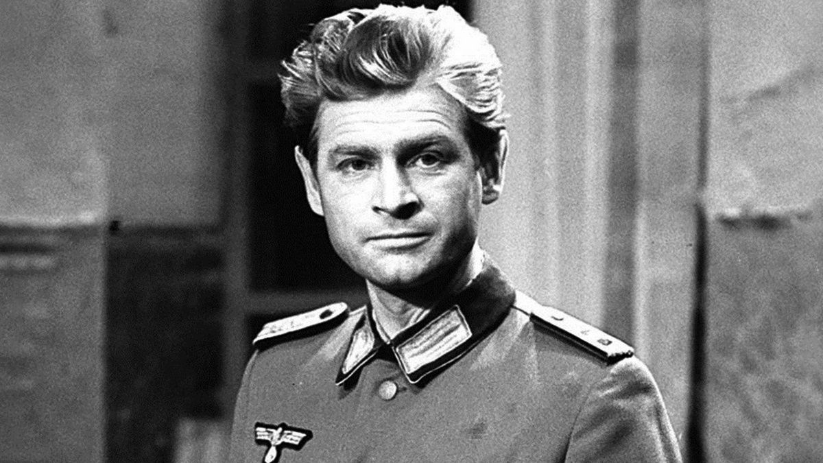 Stanisław Mikulski jako Hans Kloss w "Stawce większej niż życie"