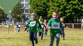 Rywalizowały nawet przedszkolaki. Pierwsza odsłona Biegu Milowego Słupa