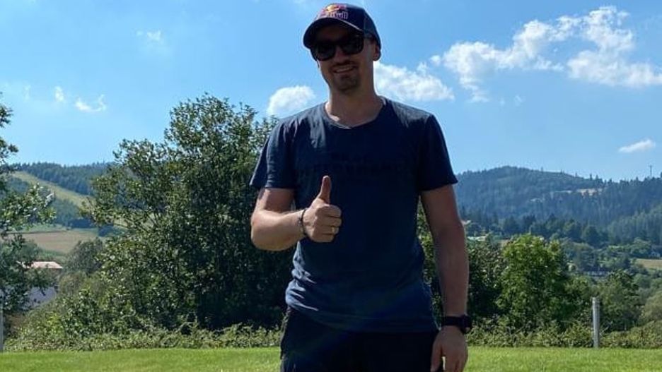 Adam Małysz został bohaterem w swoim ogrodzie.