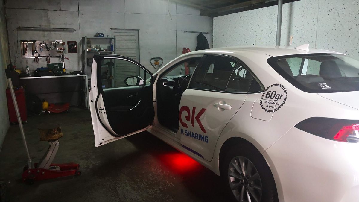 "Dziupla" w której odnaleziono skradzioną firmie Panek toyotę