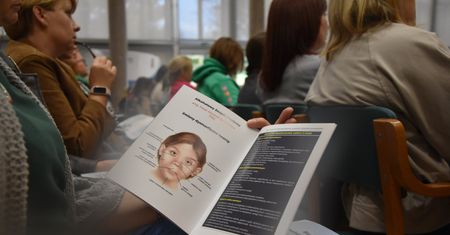 Zielona Góra: lubuscy specjaliści chcą wiedzieć więcej, aby pomóc dzieciom z FASD, ale kobiety wciąż piją alkohol w ciąży, a nie powinny
