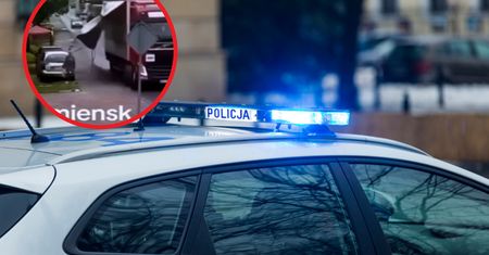 Wstrząsający wypadek w Kamieńsku. Nie żyje 57-latka, uderzona pasem z naczepy