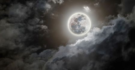 Meteoryt wstrząsnął Księżycem. To niepokojące zjawisko