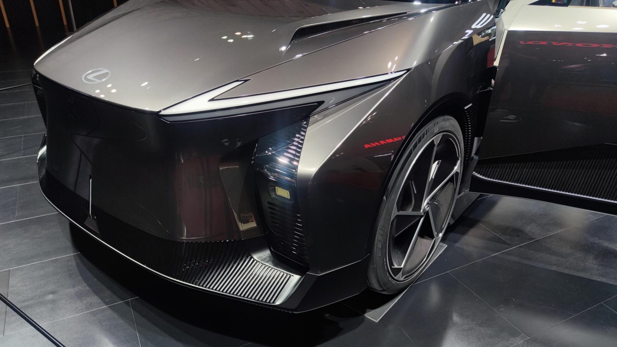 Lexus LF-ZL