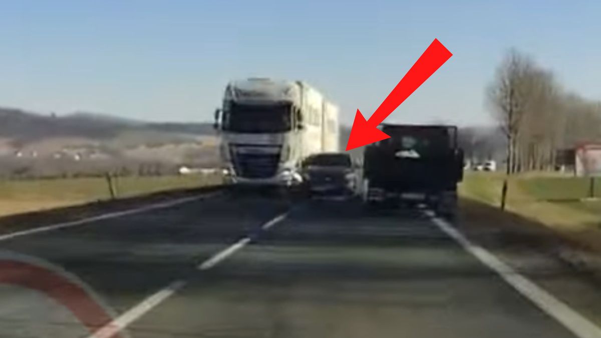 Mercedesem na czołówkę na DK8.