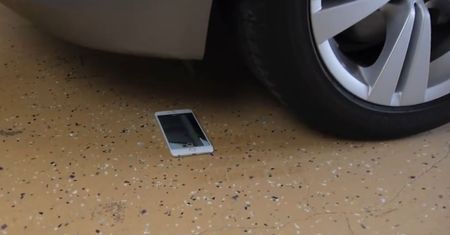 BMW kontra iPhone 6 Plus [wideo]