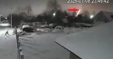 Wygląda jak spadające meteoryty. Oto czym i co zaatakowali Rosjanie