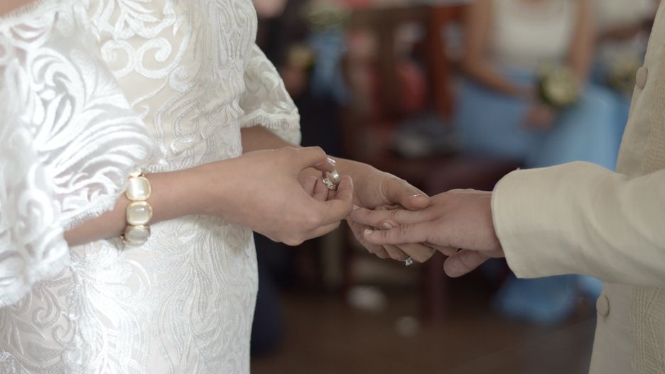 Ile dać w kopercie na wesele? Te kwoty pojawiają się najczęściej