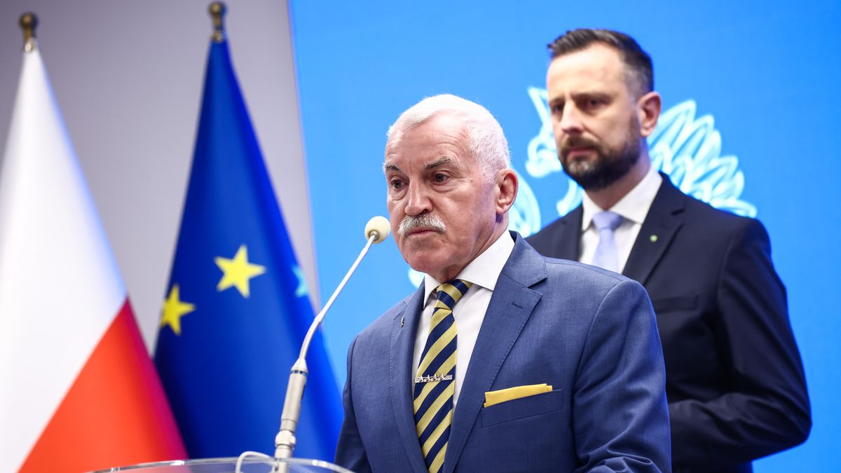 Rosyjskie ataki hybrydowe w Polsce. Gen. Bieniek: Służby w gotowości