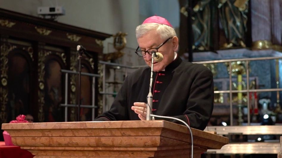 Episkopat czeka na wyjaśnienia bpa Janiaka ws. doniesień medialnych