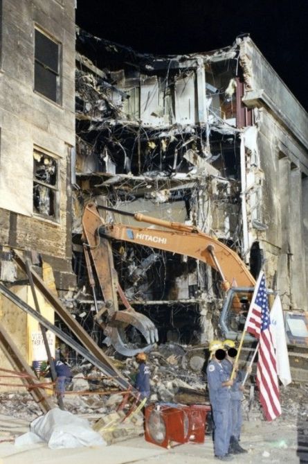 FBI ujawniło nieznane wcześniej zdjęcia z zamachu z 11 września 2001 roku 11