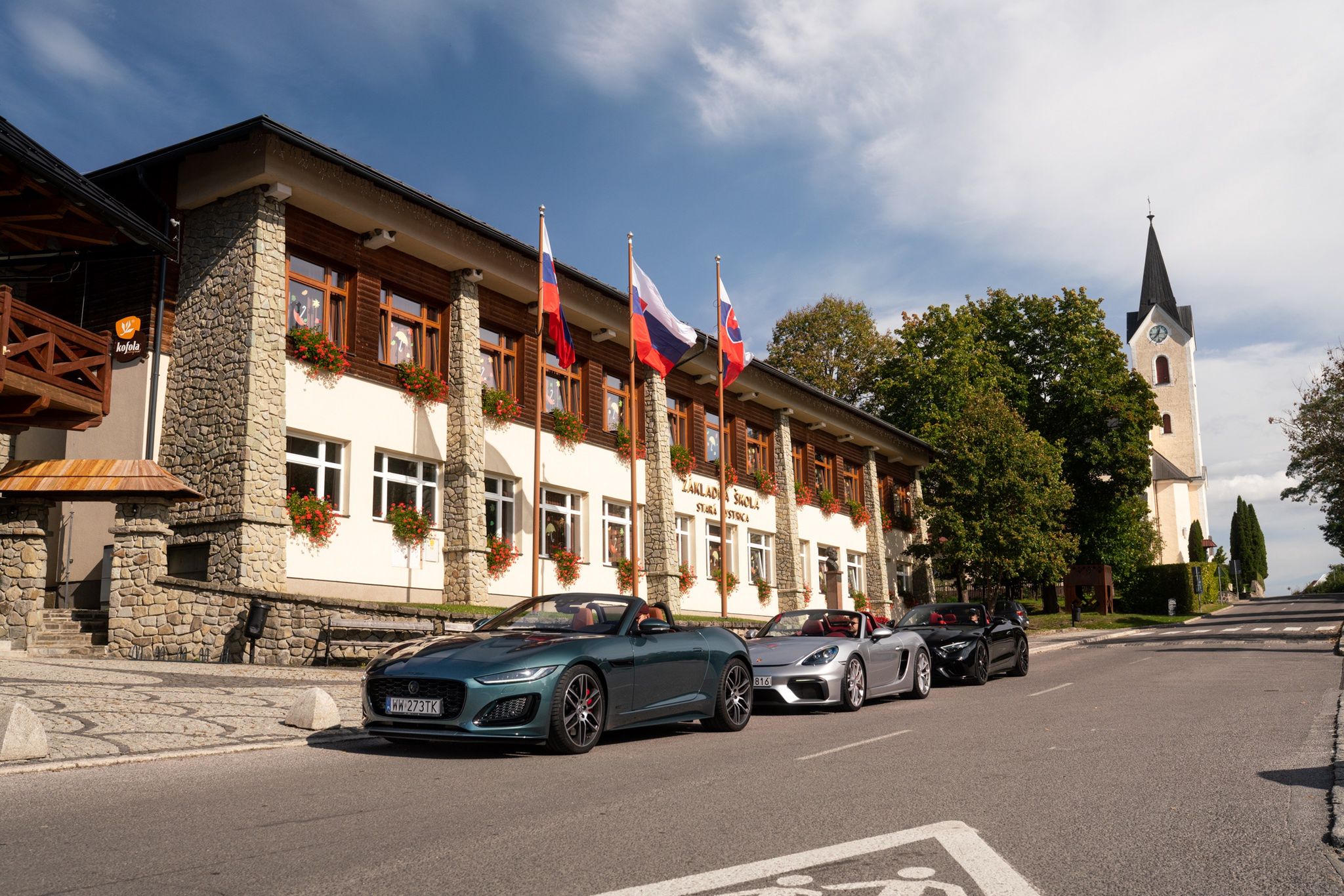 Porsche 718 Spyder vs. Mercedes-AMG SL 63 vs. Jaguar F-Type P450 