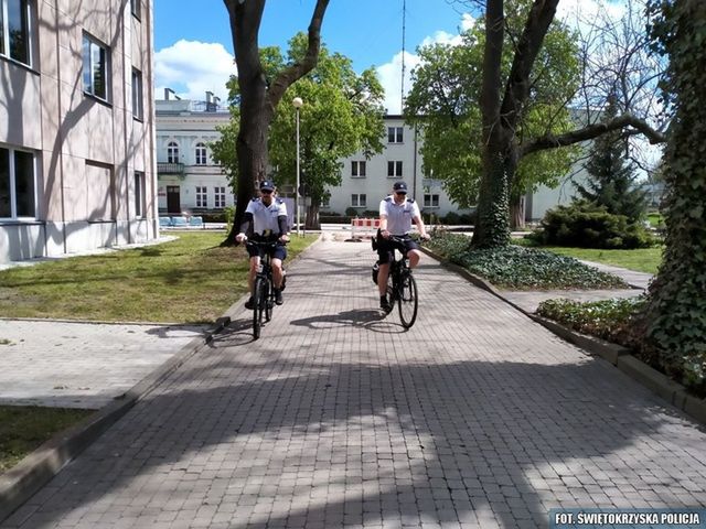 Ostrowieccy policjanci rozpoczęli sezon rowerowy