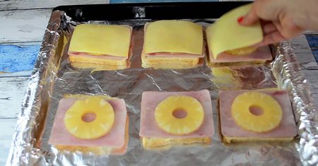 Tosty hawajskie. Smaczne śniadanie lub kolacja