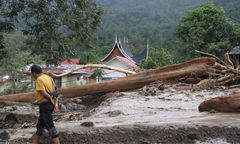 Katastrofalne powodzie na Sumatrze. Liczba ofiar rośnie