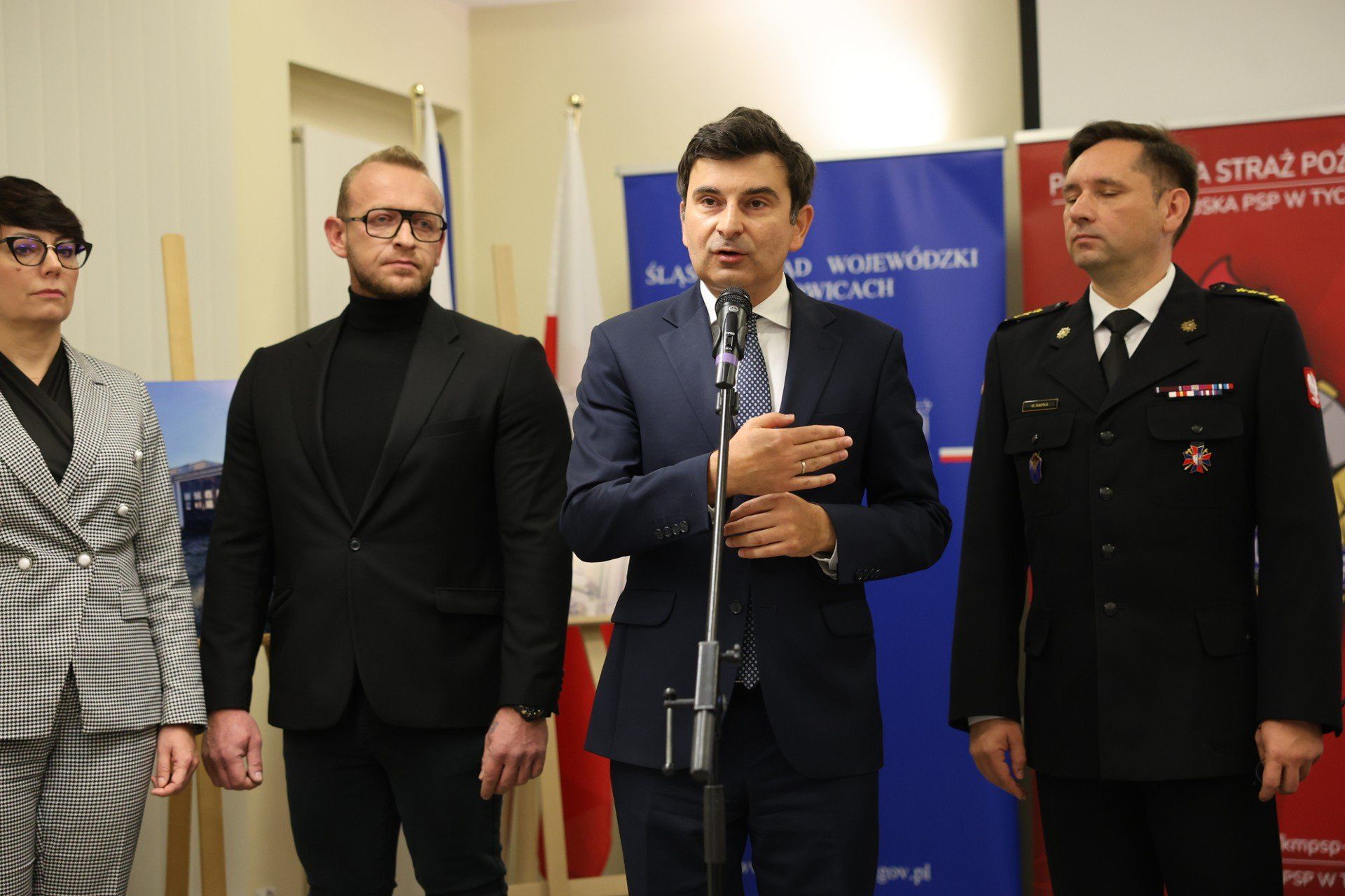 Tychy: podpisano umowę na rozbudowę komendy miejskiej. Nowy magazyn ma poprawić warunki pracy strażaków i zadbać o bezpieczeństwo obywateli