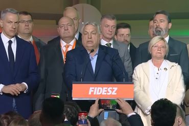Viktor Orban na wieczorze wyborczym, fot. kadr z France24