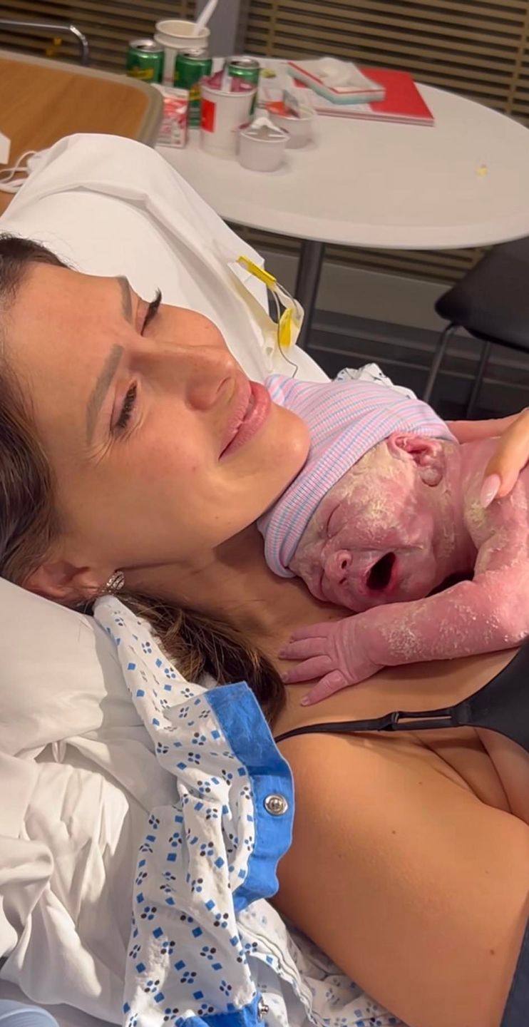 Hilaria Baldwin z dziećmi