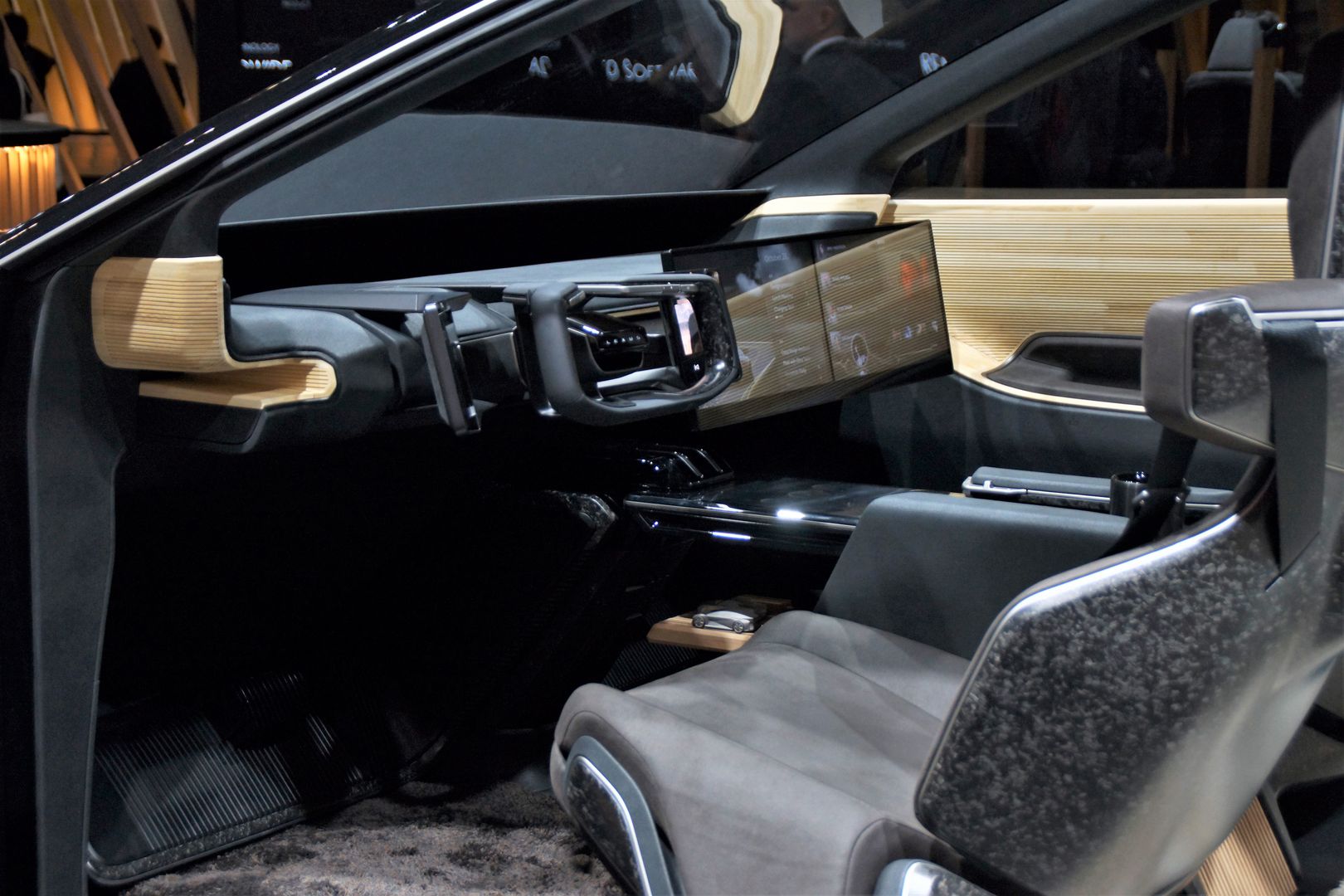 Lexus LF-ZL Concept