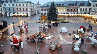 Zamość: Zaplanowano uroczyste rozświetlenie choinki oraz świątecznych iluminacji. Ze świętym Mikołajem