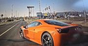 Kierowca ferrari zrobił to celowo. Policjanci dostali nagranie