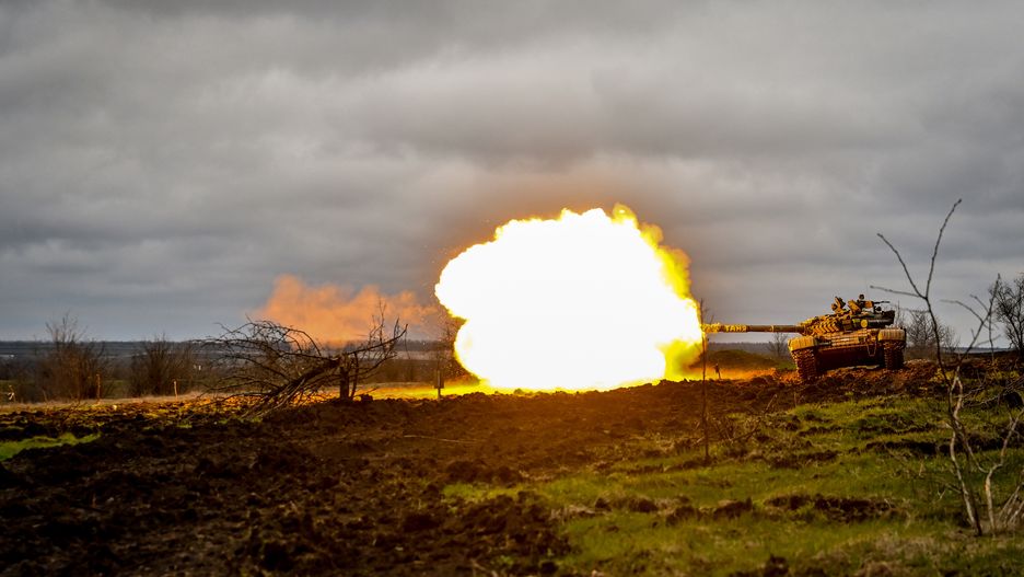 UKRAINE - MARCH 29, 2023 - A T-72 tank is pictured during an exercise held to maintain professional skills of the military personnel during the offensive of mechanised tank units at one of the training grounds, Ukraine. (Photo credit should read Dmytro Smolienko / Ukrinform/Future Publishing via Getty Images)