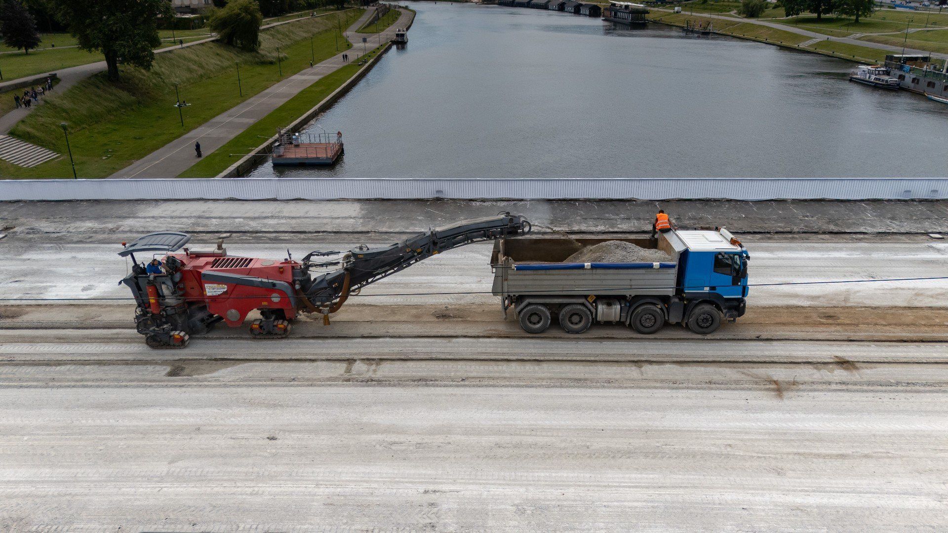 Trwają prace remontowe na moście Grunwaldzkim w Krakowie