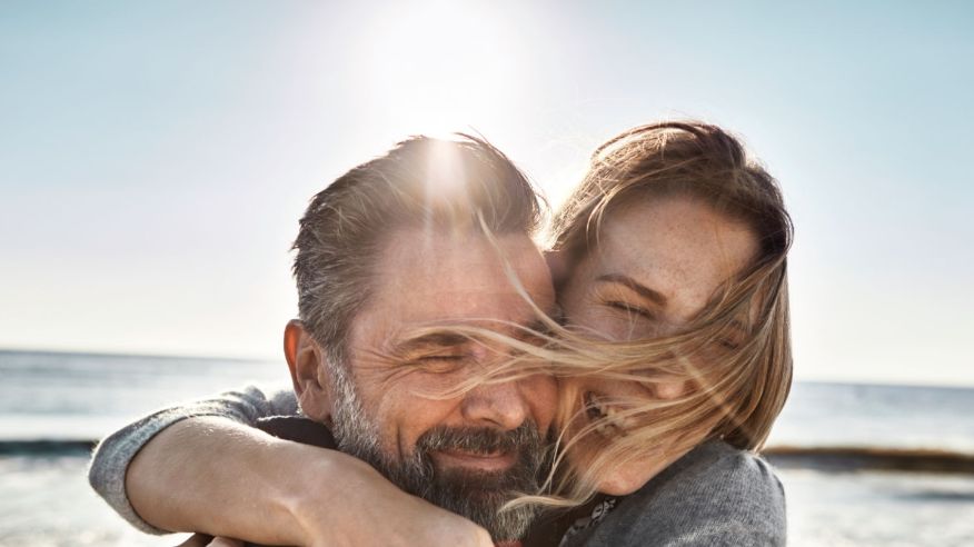 Kobiety posiadają dwa chromosomy X (XX). Mężczyźni posiadają chromosom X oraz chromosom Y (XY).