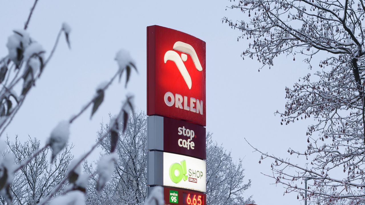 Orlen naruszył zapasy paliwa dla wojska? Koncern odpowiada. Wskazuje na "względy bezpieczeństwa"