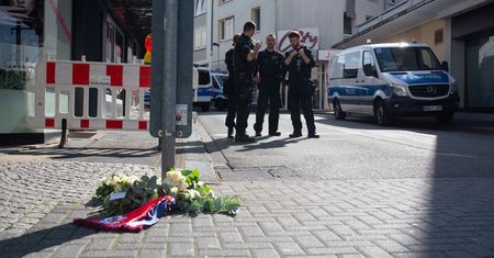 "Mokry i cały we krwi". Podejrzany z Solingen zgłosił się na policję