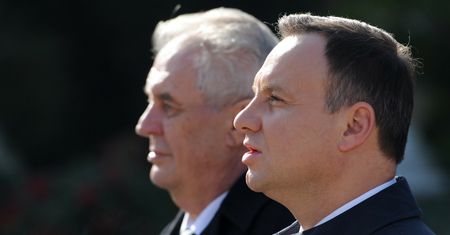 Prezydent Zeman zaoferował pomoc Armii Republiki Czeskiej. "Jako wasz sąsiad i sojusznik"