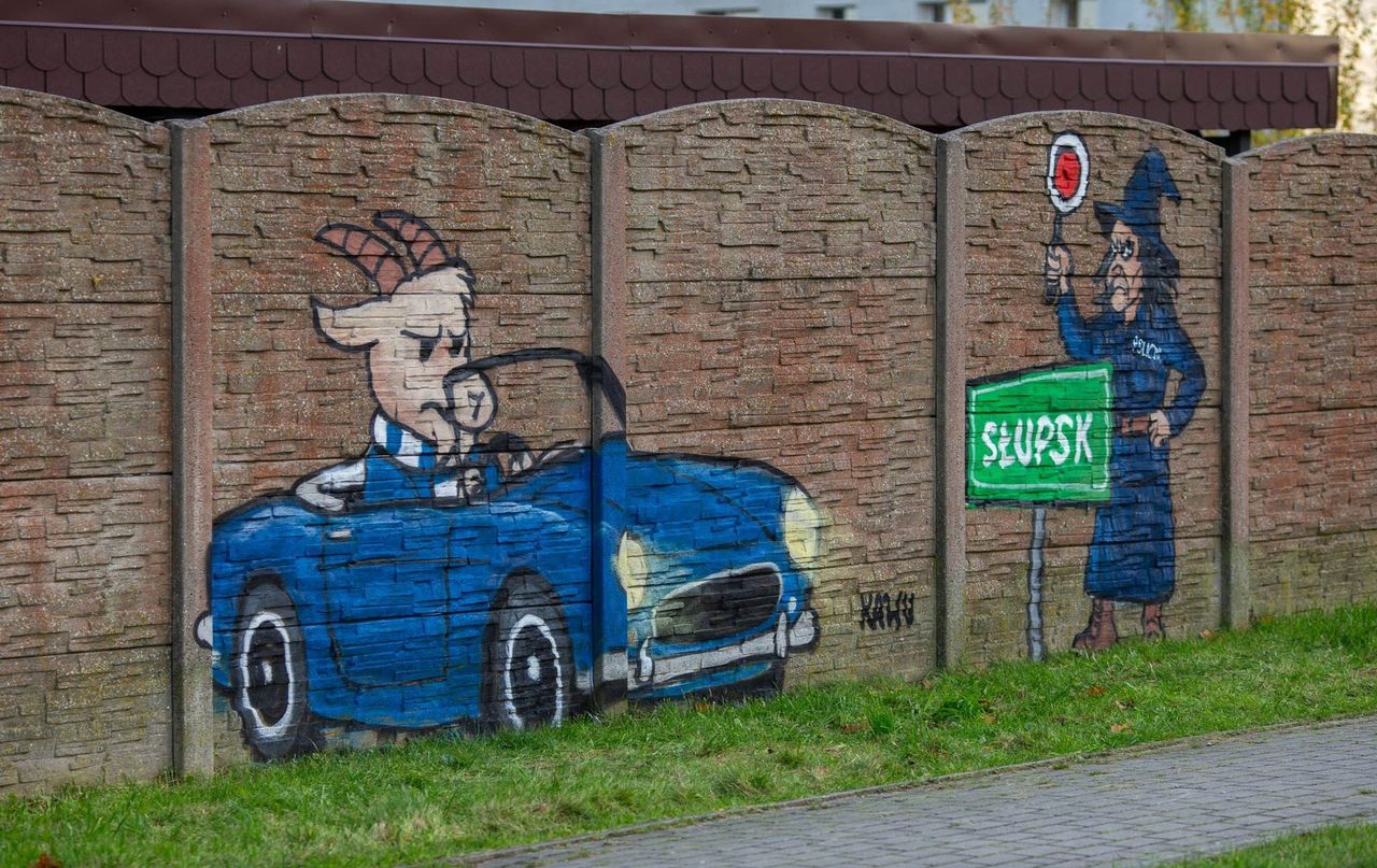 Słupsk: Okolicznościowy mural przed meczem Gryfa z Lechem Poznań