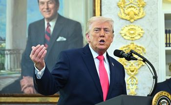 Trump twierdzi, że Irańczycy "błagają" USA o porozumienie