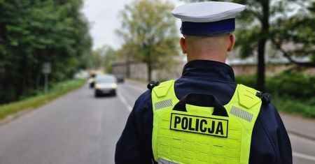 Policjant może jeździć twoim autem? Są dwa warunki
