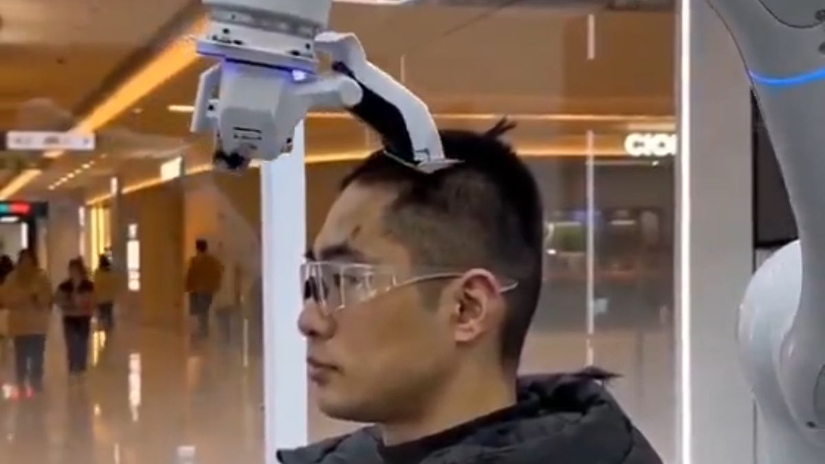 W Chinach już można testować robotycznego fryzjera