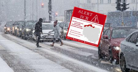 Zamiecie i intensywne opady. RCB rozesłało alert